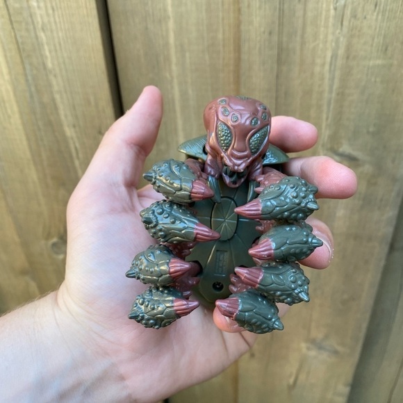 Vintage 1997 Marvel Spider Man Spider Web Trap Action Figure - Picture 4 of 8